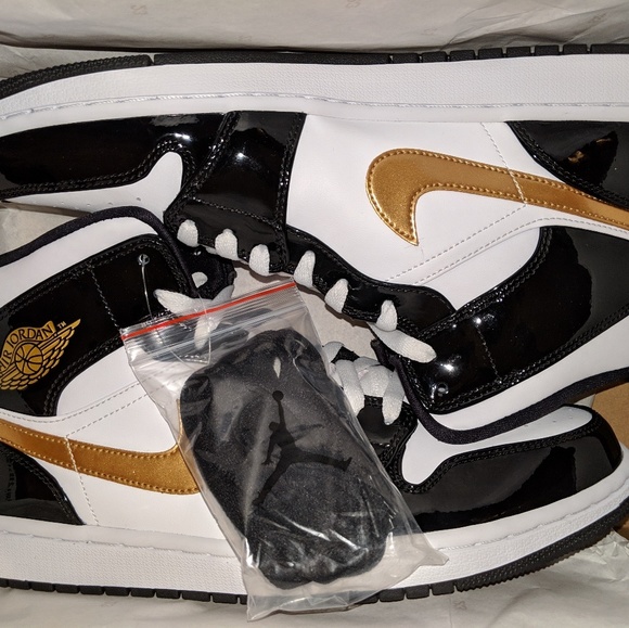 🔱Jordan 1🔱 Mid Se Black Metallic Gold-White - Picture 6 of 8